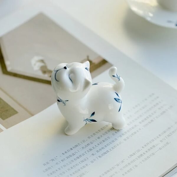 Ceramic Proud Cat Tea Pet Decorative Ornament