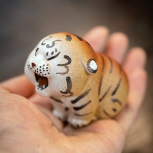 Yixing Purplue Sand Tea Pet Tiger Ornaments Zodiac Pulling Hair Clay Painting
