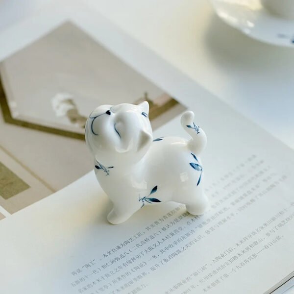 Ceramic Proud Cat Tea Pet Decorative Ornament