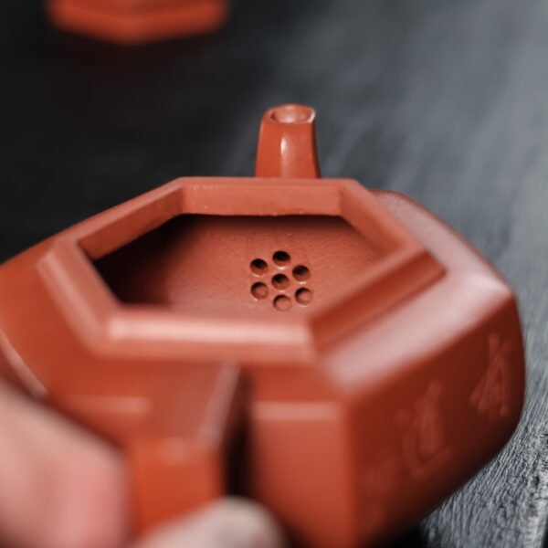 Zhu Ni Clay Liu Fang Xue Hua 280ml Yixing Teapot