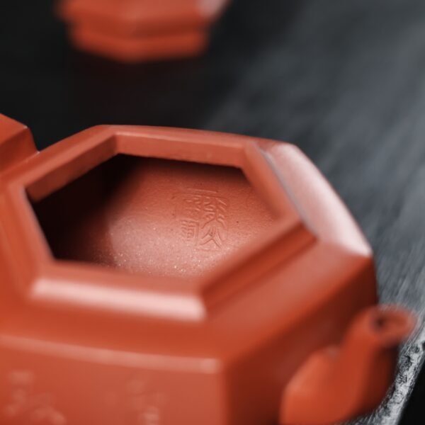 Zhu Ni Clay Liu Fang Xue Hua 280ml Yixing Teapot